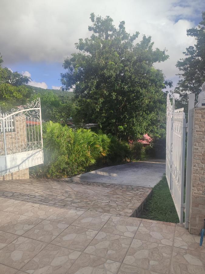 פוינט-נואר Villa Bebelos מראה חיצוני תמונה
